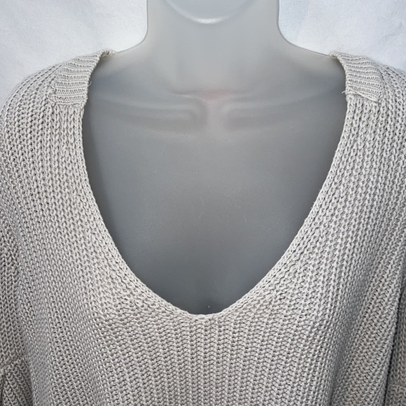 Free People Light Gray Rib Knit Bell Sleeve Pullover Cropped Sweater Size S/P - Picture 3 of 8